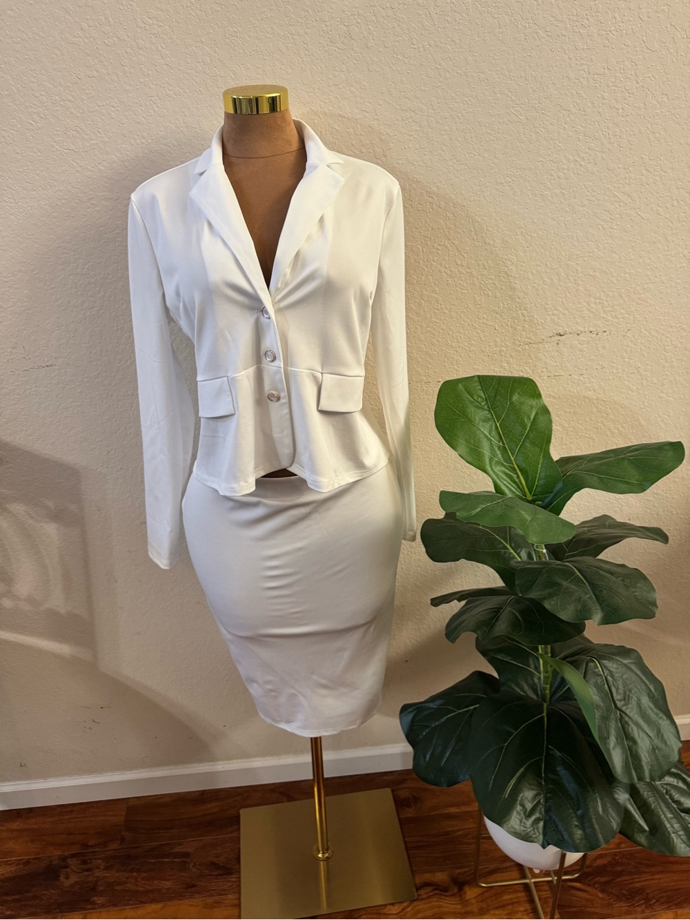 White Two-Piece Fitted Blazer & Pencil Skirt Set